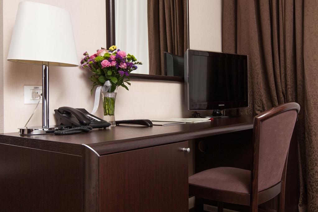 Alexandrovskiy Hotel 4*