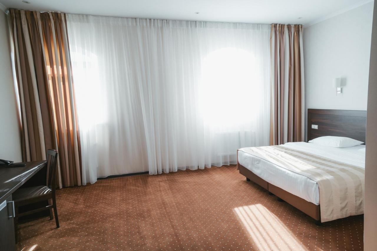 олександрівський 4*
