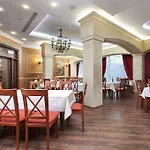 Отель Александровский 